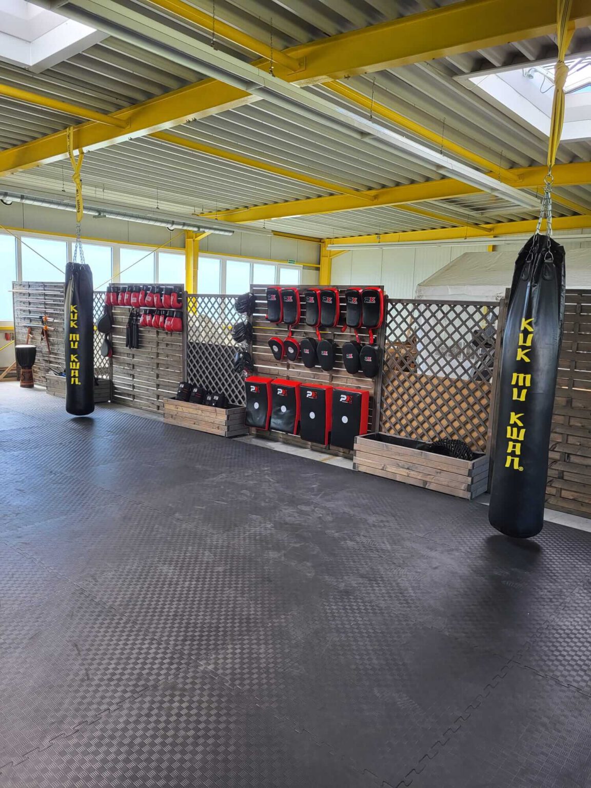 kampfsportschule-in-werl_boxsaecke-ausruestung